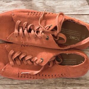 TOMS Coral Suede Sneakers | Casual Minimalist | Women’s Size 7
